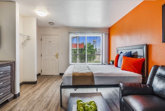 Siegel-Select-Suites-interior-Bossier-exterior