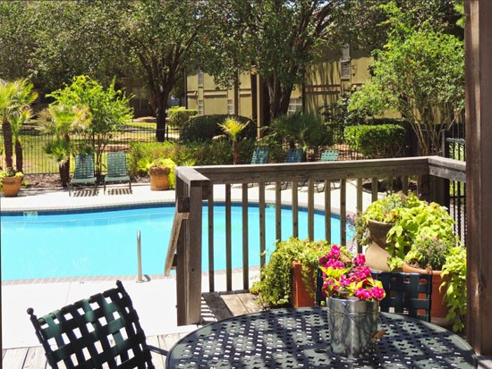 Aspen apartments pool landscaping