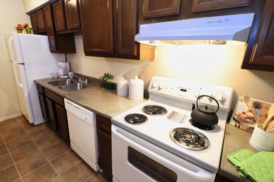 Seasons-Apartments-Model-kitchen