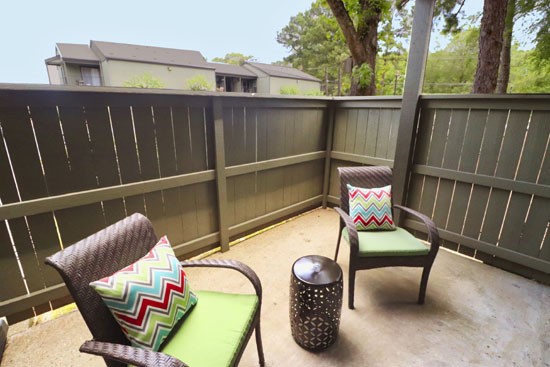 Seasons-Apartments-Model-porch