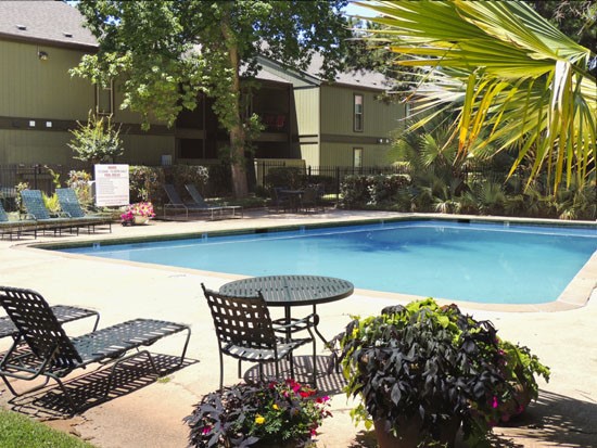 Seasons-Apartments-Shreveport-pools