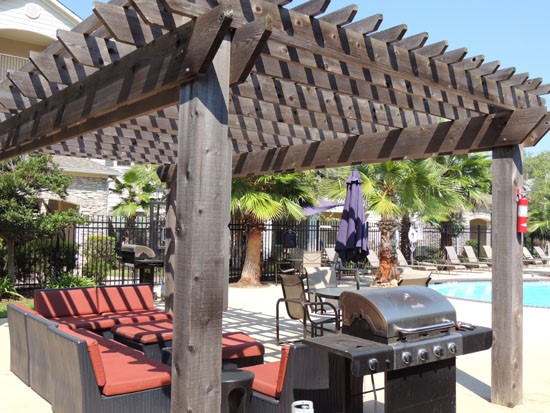 JamesTown Place Apartments Bossier grill