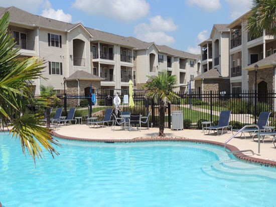 JamesTown Place Apartments Bossier Pool