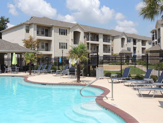 JamesTown Place Apartments Bossier Pool