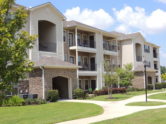 JamesTown Place Apartments Bossier Courtyard