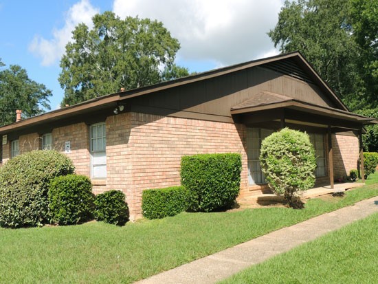 Brookwood Apartments Side View of Beautiful Front Office