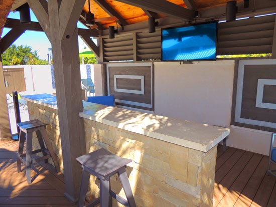 Canebrake-Shreveport-Apartments-pool-grills-Aptshopper