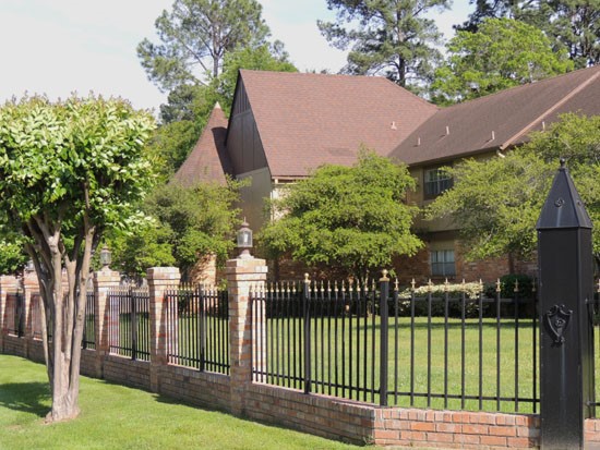 Castlewood Gate Around the Apartments in Shreveport