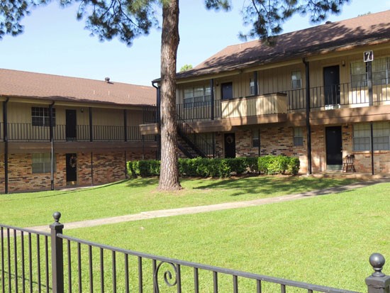 Castlewood Apartments Luxury Front View of Apartment Building Both Floors