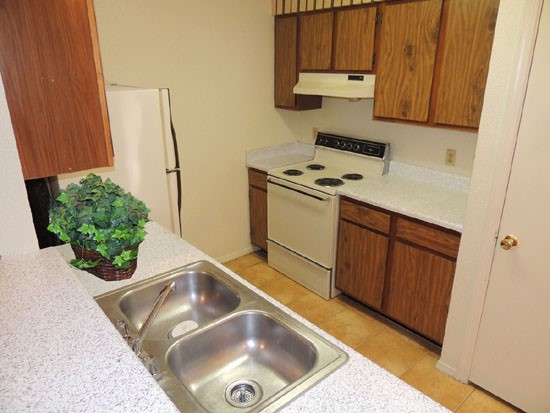 Cedar Creek Big Open Model Kitchen