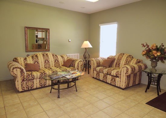 Fox Creek-Apartments-Clubhouse-living-area