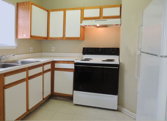 Fox-Creek-apartments-Clubhouse-Kitchen