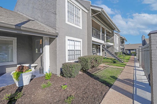 Oasis-Apts-Bossier-building-fronts