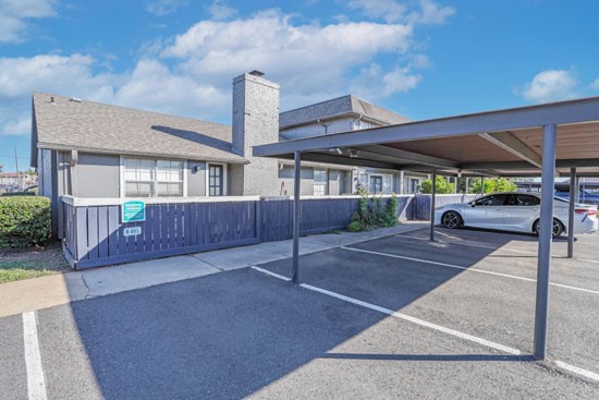 Oasis-Apts-Bossier-covered-parking