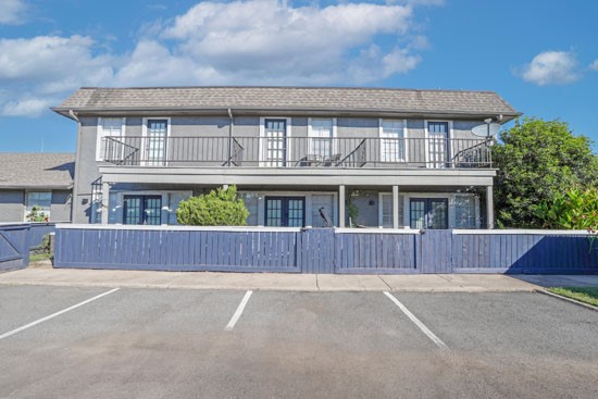 Oasis-Apts-Bossier-surface parking