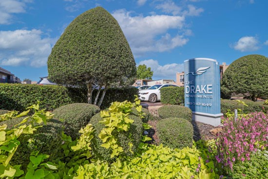 The_Drake_Bossier-sign2