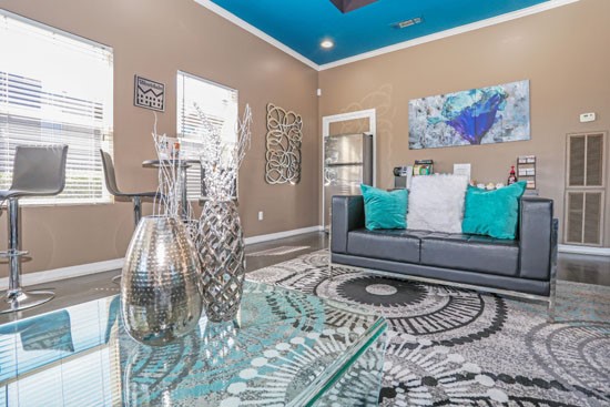 The_Drake_Bossier-clubhouse-living