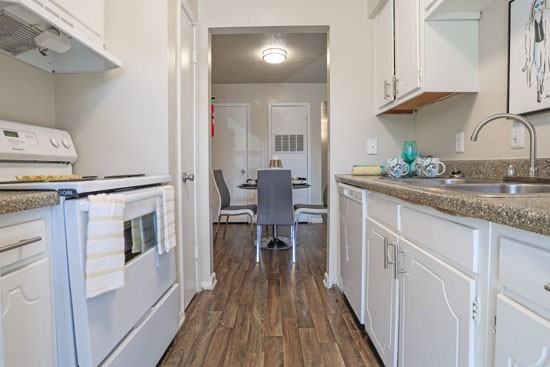 The_Drake-Apartments-model-kitchen-Galley2