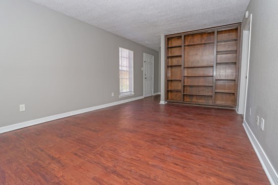 Magnolia-Apartments-Shreveport-vacant-living-room-cabinets