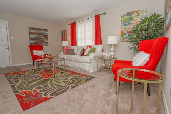 Magnolia-Apartments-Shreveport-model-Living1