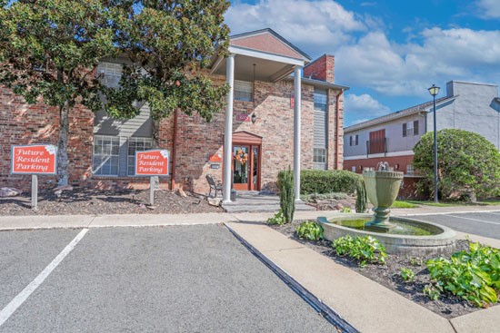 Magnolia-Apartments-Shreveport-office-Front