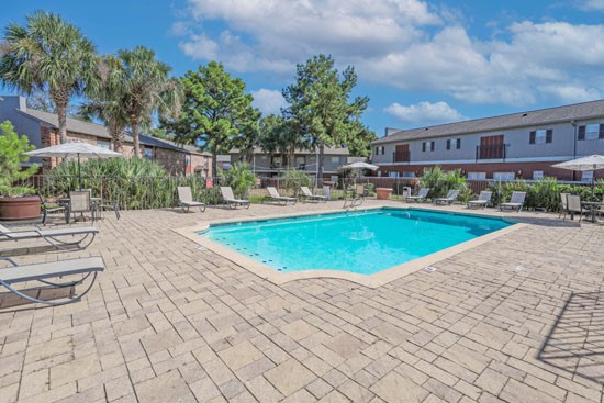 Magnolia-Apartments-Shreveport-pool-deck