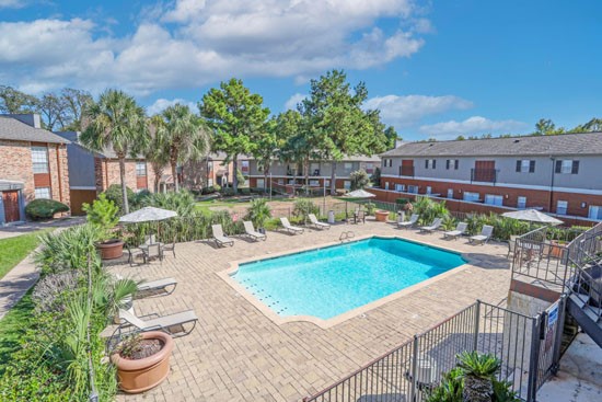 Magnolia-Apartments-Shreveport-pool-above-far
