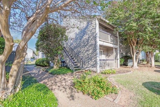 Laurel-Parc-Shreveport-balcony