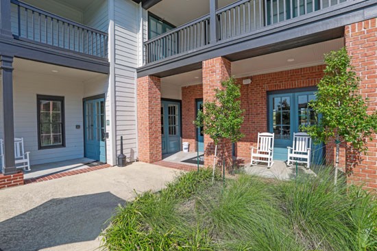 Ultris-Island-Park-Shreveport-clubhouse-back