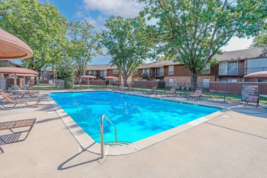 Orleans-Square-Shreveport-Pool4