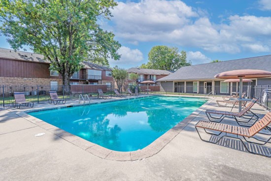 Orleans-Square-Shreveport-Pool-5