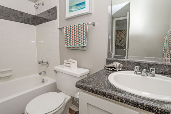 Stone_Canyon_apartments-Model-Bathroom