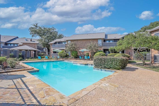 The_Pearl-Shreveport-pool-water