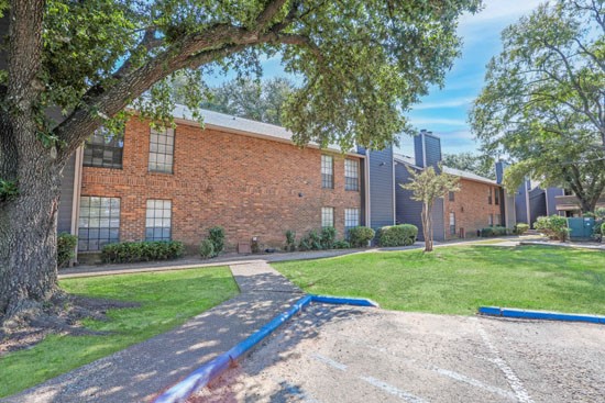 The_Pearl-Apartments-parking