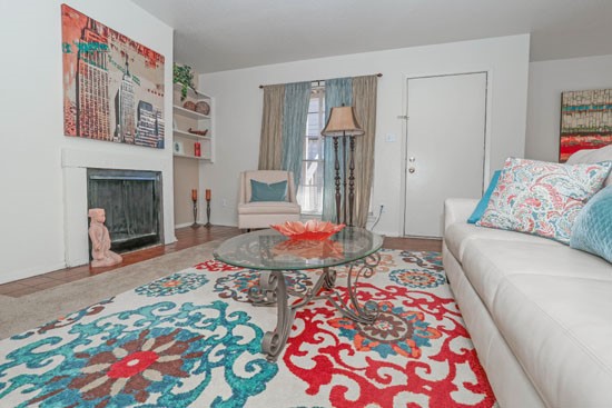 Laurel-Parc-Model-dining-room4