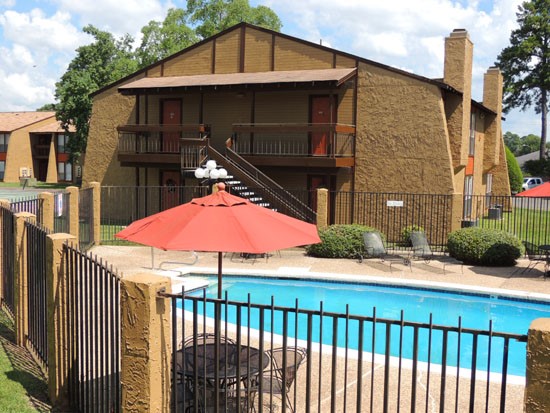 Kingwood-Forest-Apartments-Shreveport-Fenced-pool