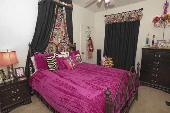 La Crosse Apartments model of master bedroom