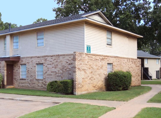 La Tierra front apartment building with sidewalks