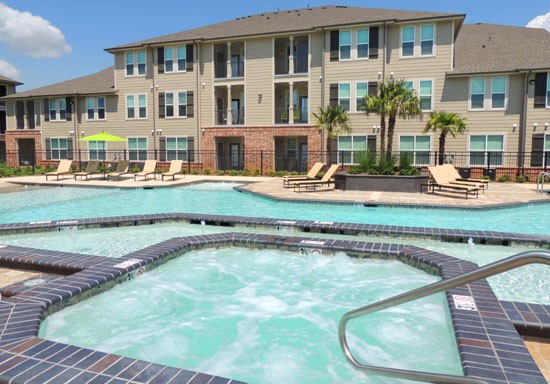 Le_Rivage-Pool-spa-Bossier_City