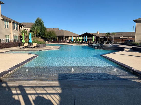 LeRivage-Pool-beach-Front-Entry