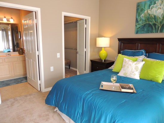 Lexington-Place-Apartments-Model-Interior-bedroom1