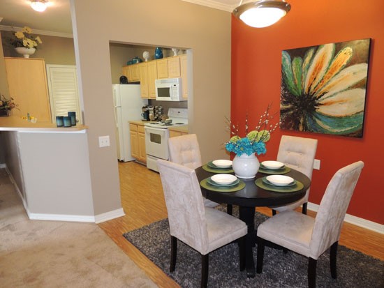 Lexington-Place-Apartments-Model-dining-room
