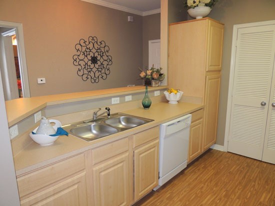 Lexington-Place-Apartments-Model-kitchen-sink