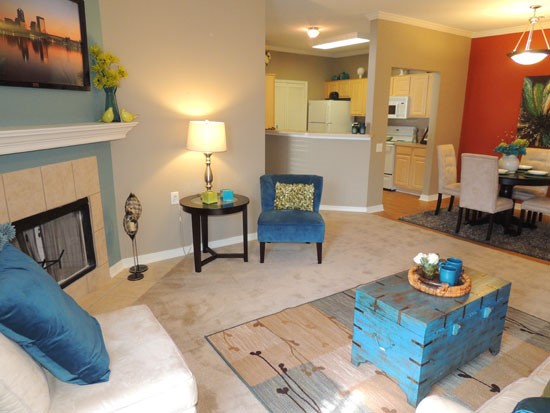 Lexington-Place-Apartments-Model-Living-Room-Fireplace