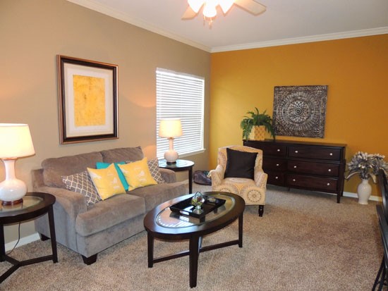 Lexington-Place-Apartment-in-Bossier-model-living-room