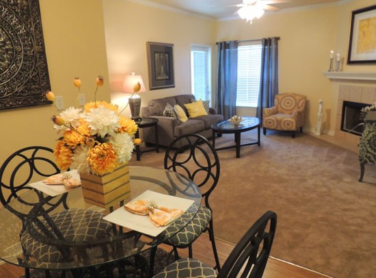 Lexington Place Apartments Dining