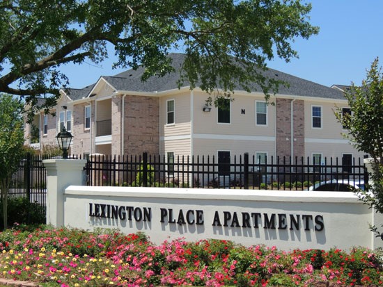 Lexington Place Apartments Sign