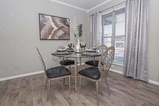 Maplewood Model dining