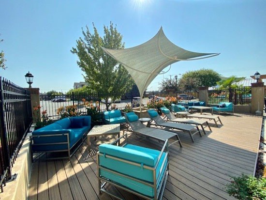 Summit-Shreveport-pool-deck