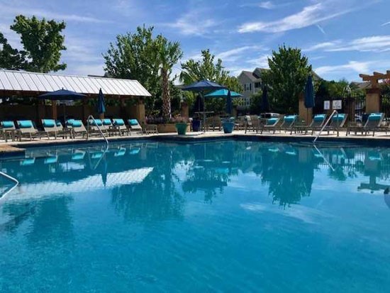 Summit-Shreveport-pool